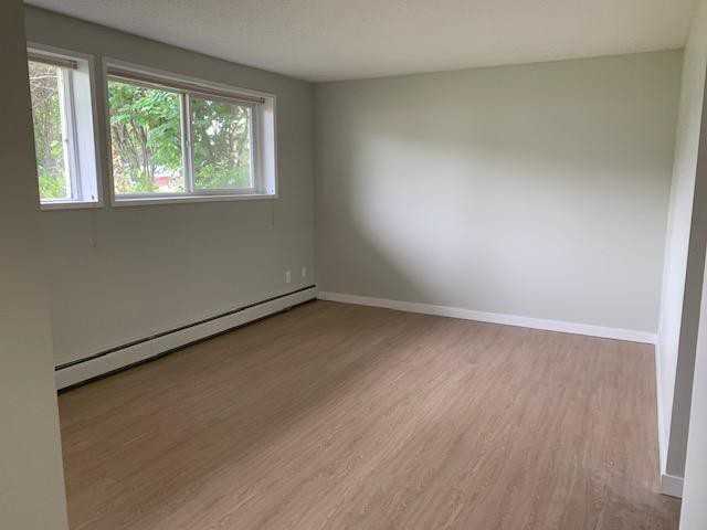 9502 99 Avenue - 2 - Photo 2 of 4