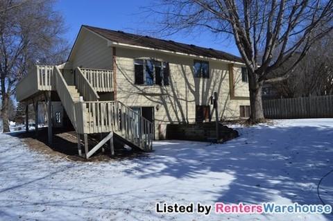 1005 Maplewood Dr - Photo 2 of 15