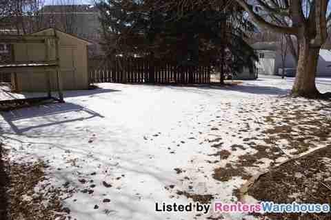 1005 Maplewood Dr - Photo 3 of 15