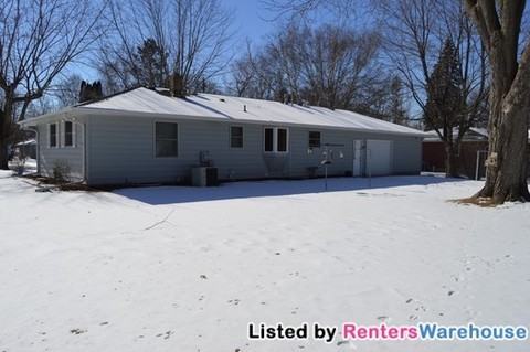 550 Elm Ave E - Photo 2 of 15