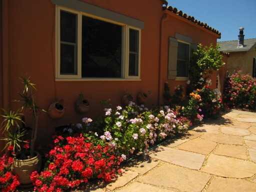 915 W De La Guerra St - Photo 2 of 12