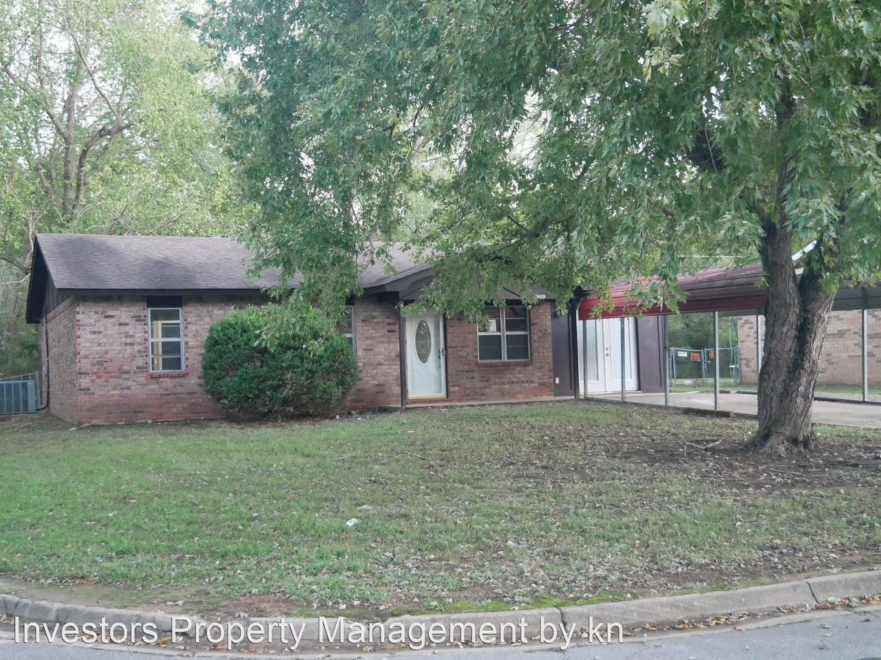 909 Essex St - Photo 2 of 10