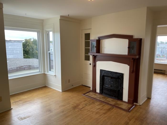 163 Adelaide St - Photo 3 of 17