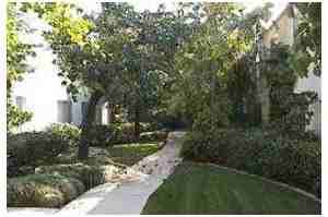 Imperial House Apartments - Photo 2 of 5