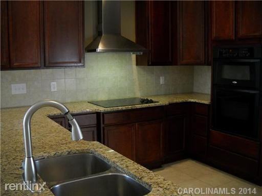 4902 Tradd Cir - Photo 3 of 4