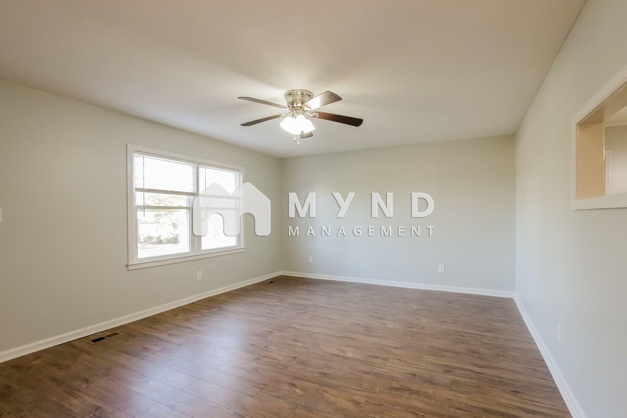 403 Robinson Clemmer Rd - Photo 2 of 17