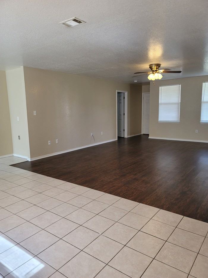 4411 Bobbie Ann Dr - Photo 2 of 25