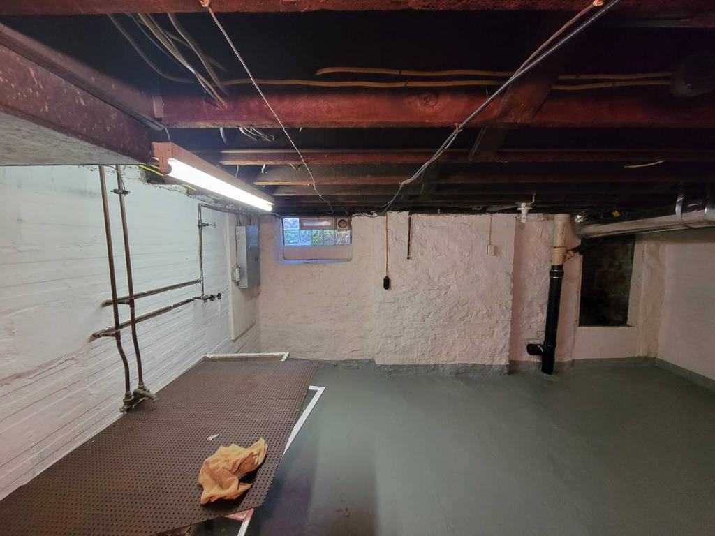 1218 Valley St - Photo 2 of 8