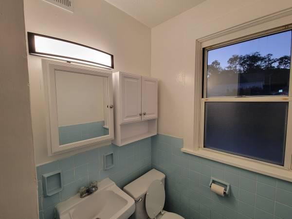 1218 Valley St - Photo 3 of 8