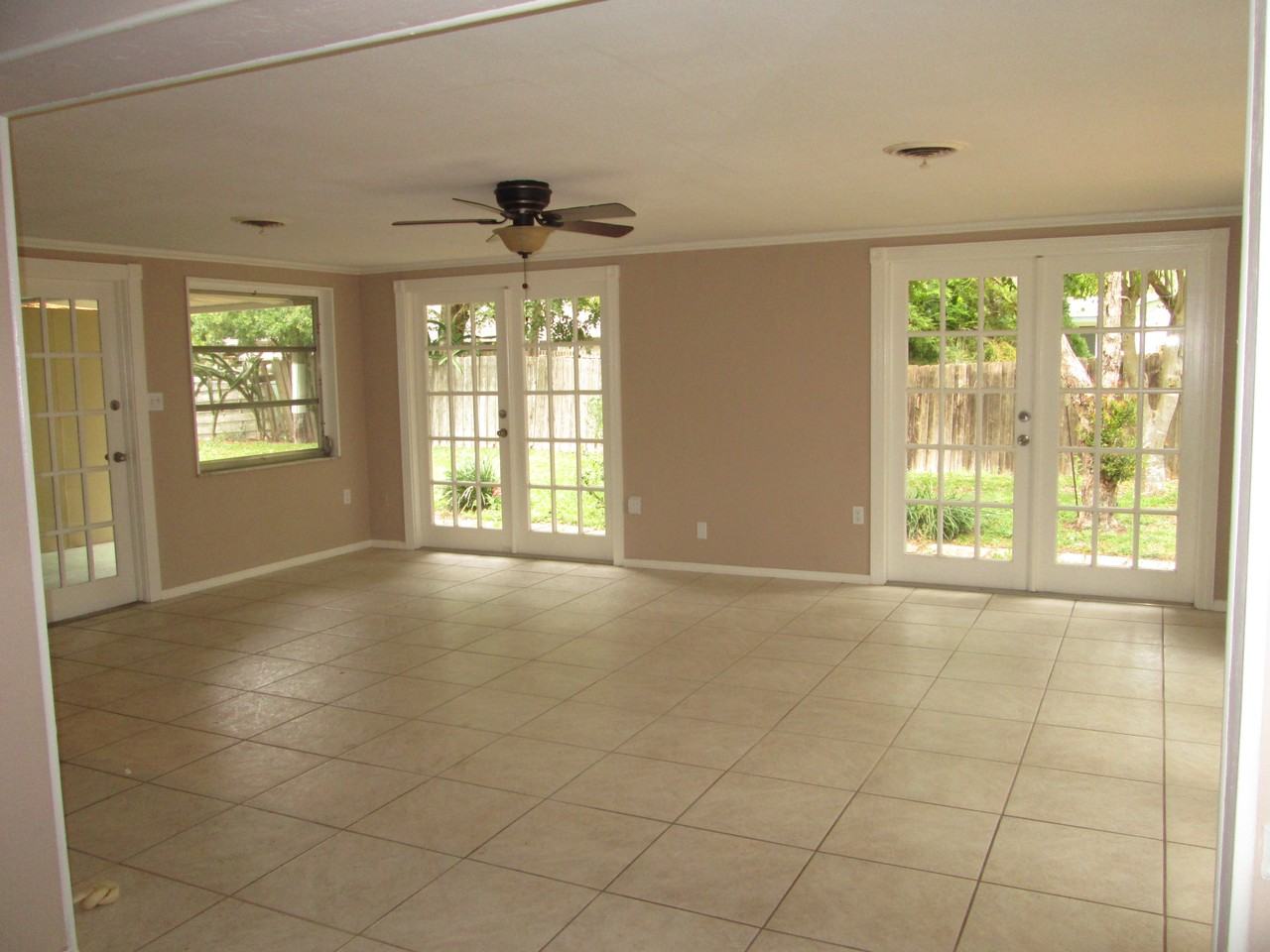 6501 Colonial Dr - Photo 2 of 12