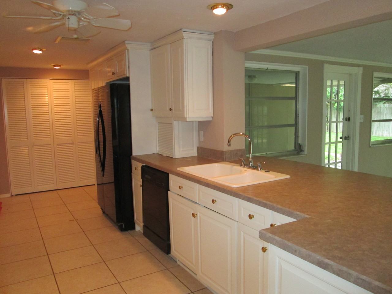 6501 Colonial Dr - Photo 3 of 12