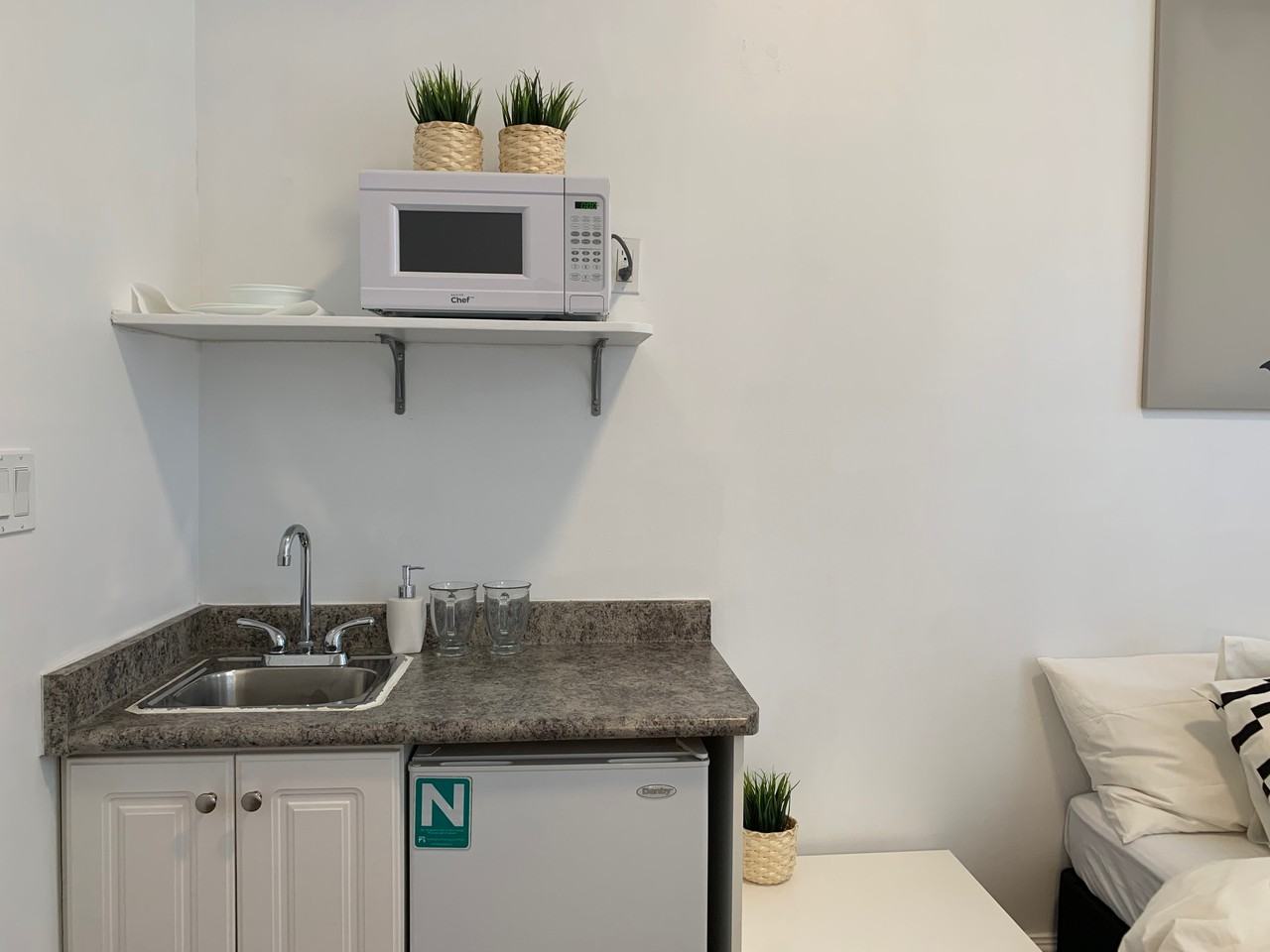 81 Spadina Road - Photo 5 of 9