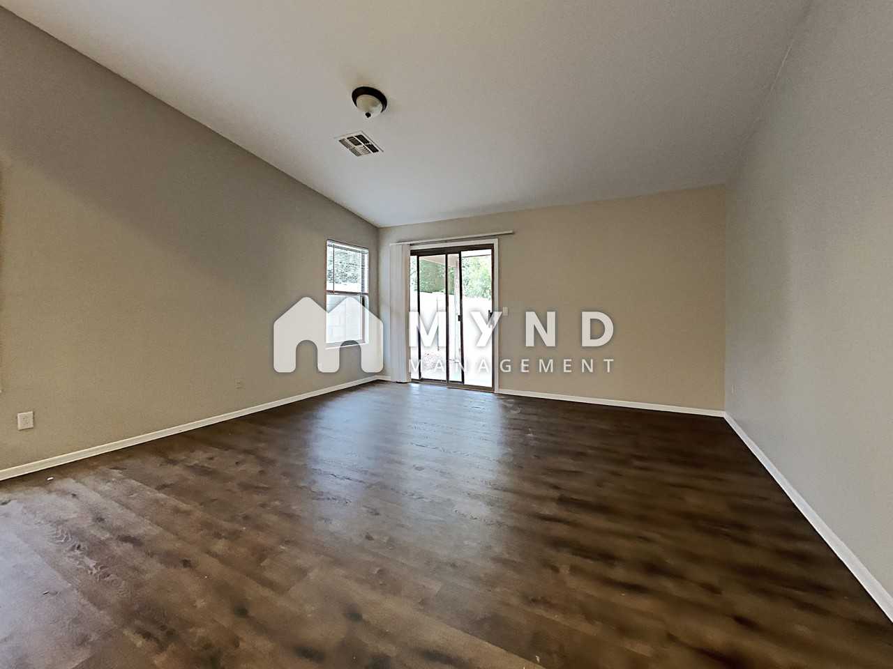 10805 W Wilshire Dr - Photo 2 of 17