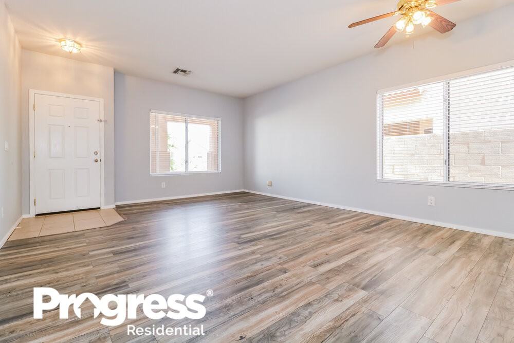 14349 W Mitchell Dr - Photo 3 of 16