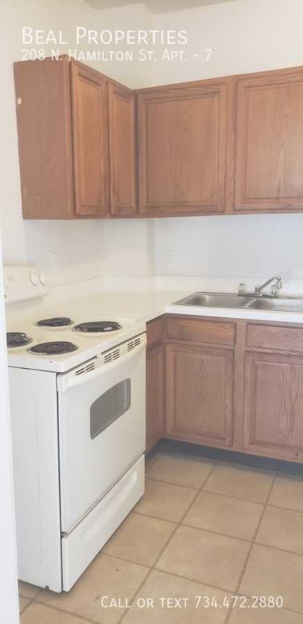 208 N Hamilton St #7 - Photo 4 of 11