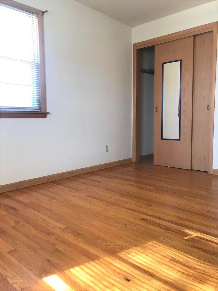 410 Pawling St #1 - Photo 5 of 13