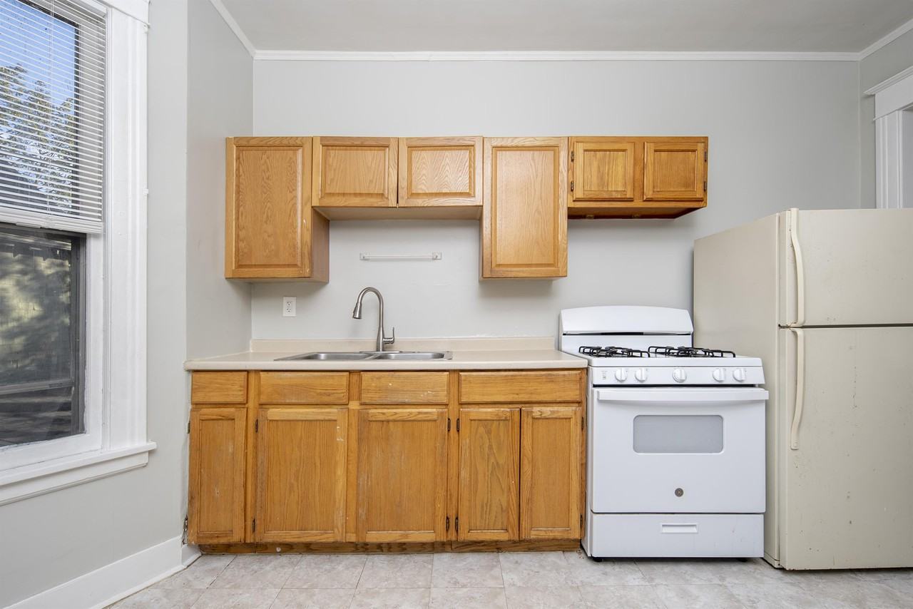 369 Morris Street - 2 #2 - Photo 3 of 26