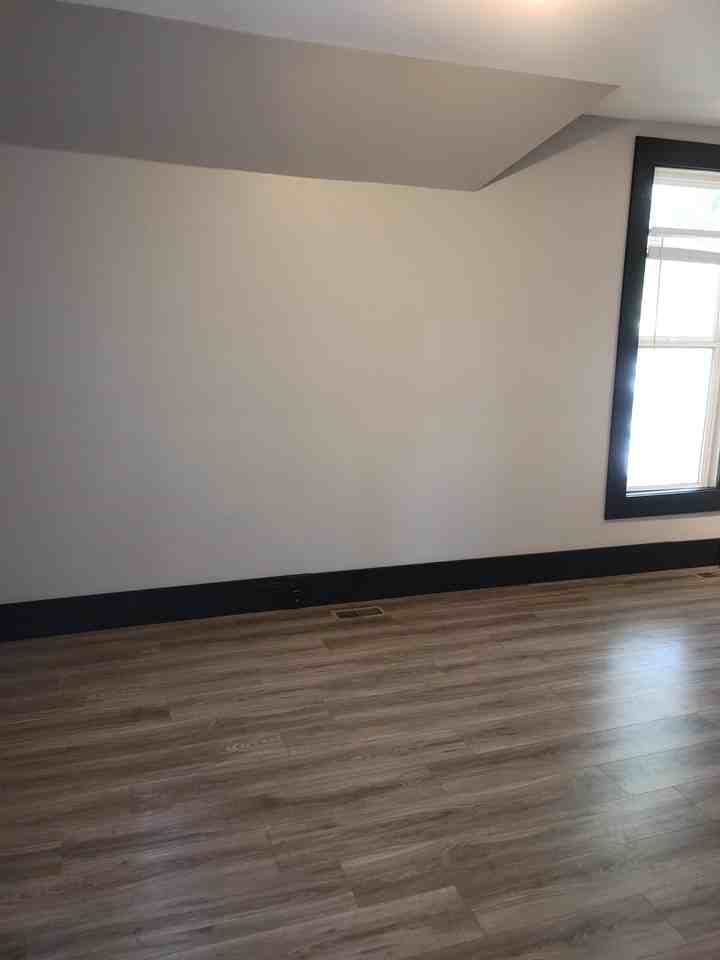 305 W 2nd St #4 - Photo 2 of 10