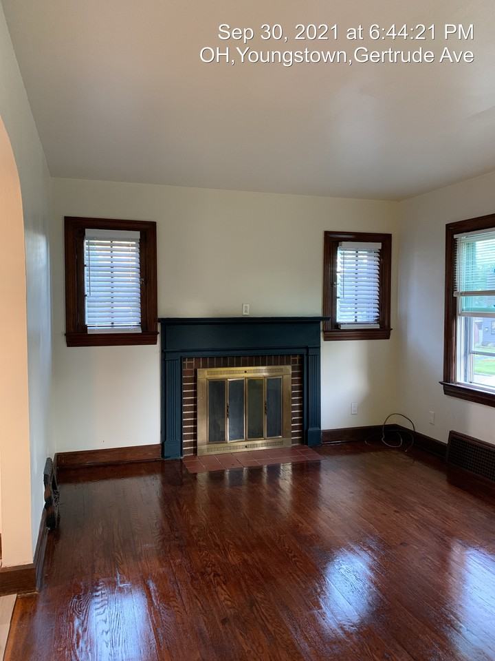 32 Gertrude Avenue - Photo 3 of 13