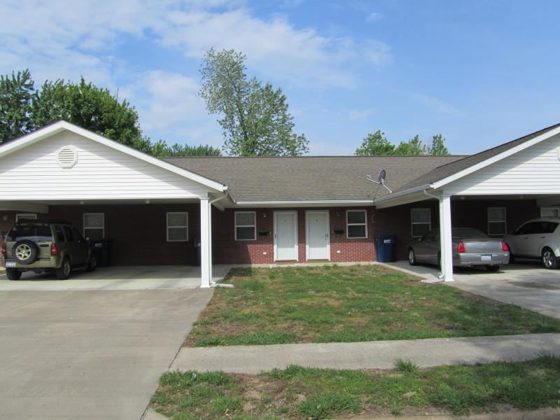 308 S Bentley St - Photo 2 of 12