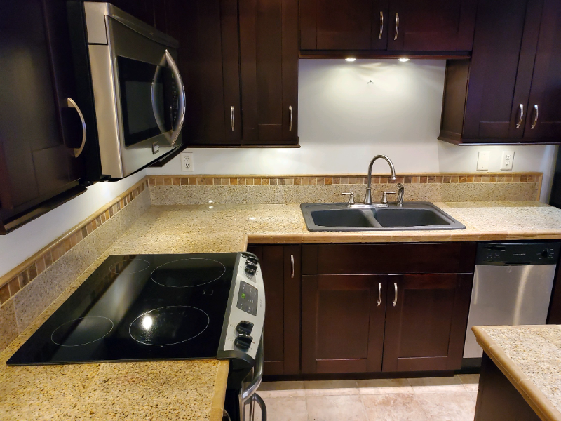 627 Front St - Photo 2 of 8