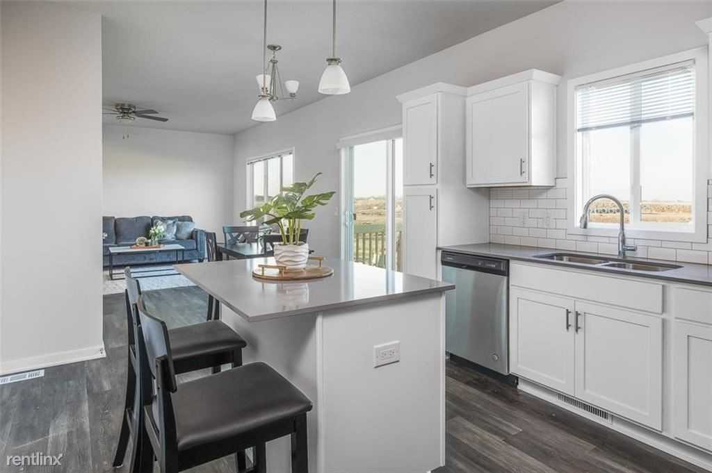 1713 Ashwood Ave - Photo 3 of 17