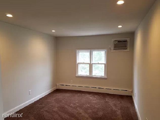 28 E Church St - Photo 3 of 7