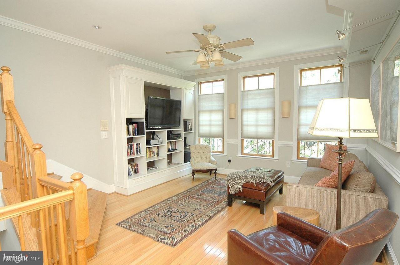 706 S Bond St - Photo 2 of 4