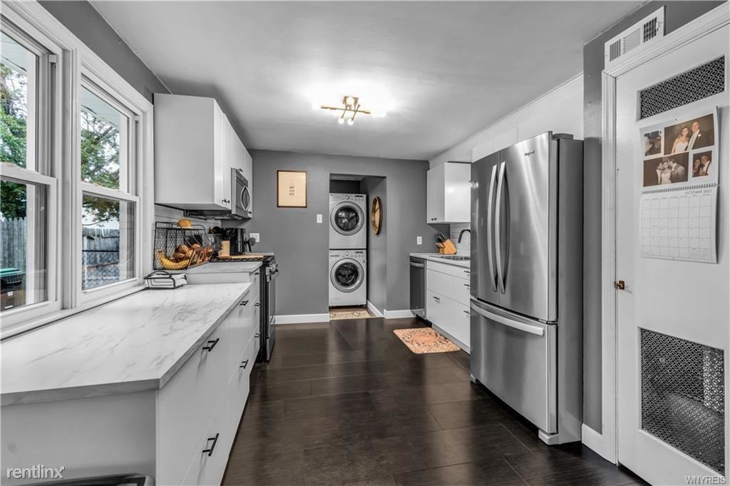 319 Darlington Dr - Photo 3 of 10