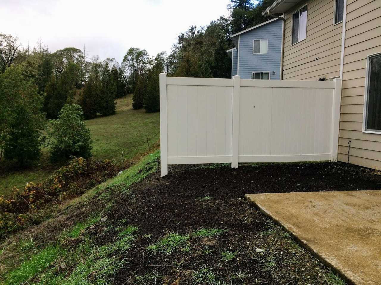 390 Maylea Pl - Photo 3 of 25