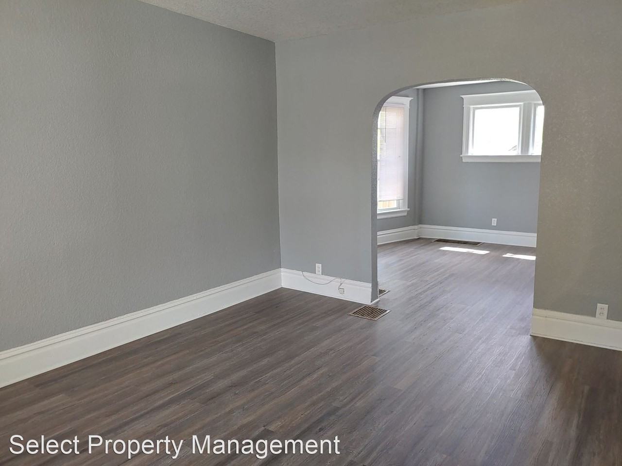 1115 Maple Ave - Photo 3 of 13
