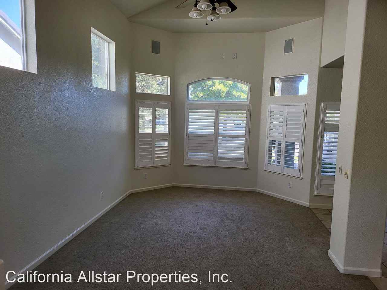 2037 Swanson Dr - Photo 3 of 21