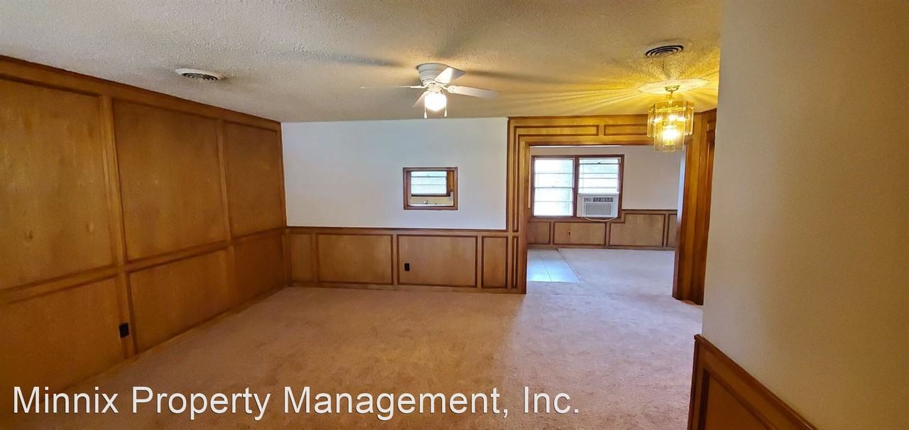 4918 14th St - Photo 3 of 29