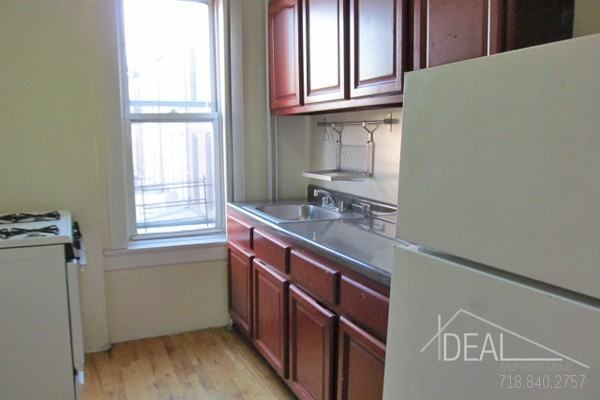 978 Bergen St 4C - Photo 3 of 14
