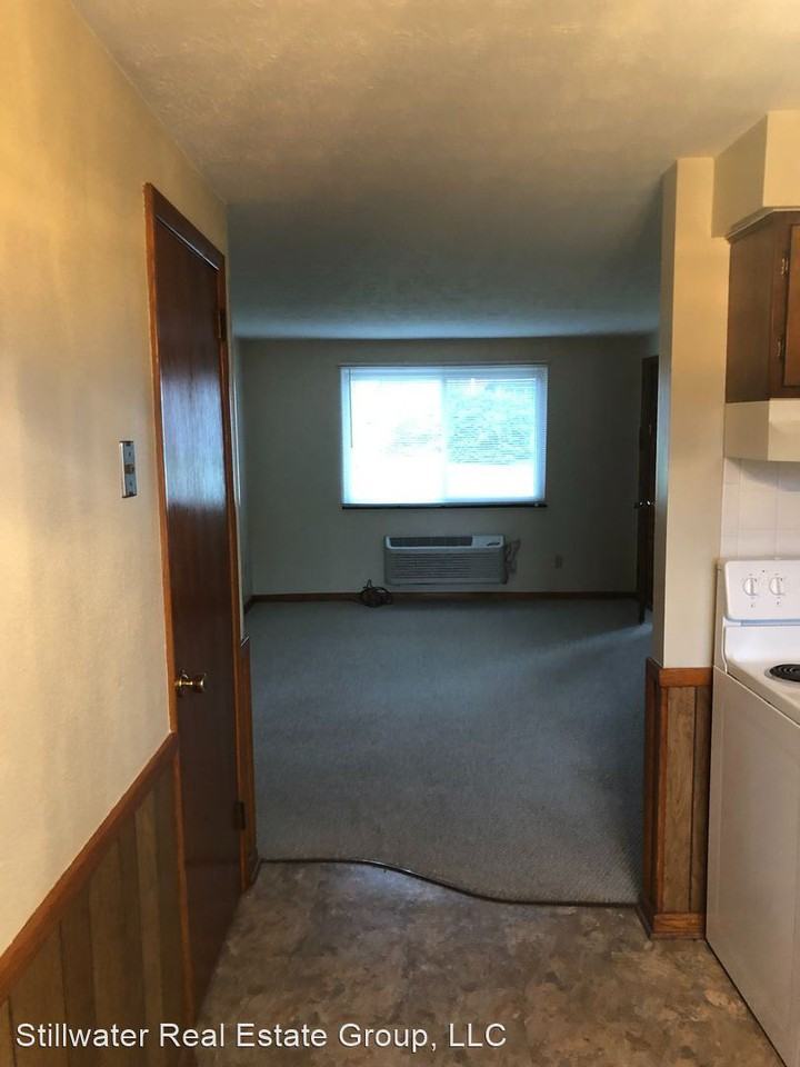 237 Edwin St - Photo 2 of 7