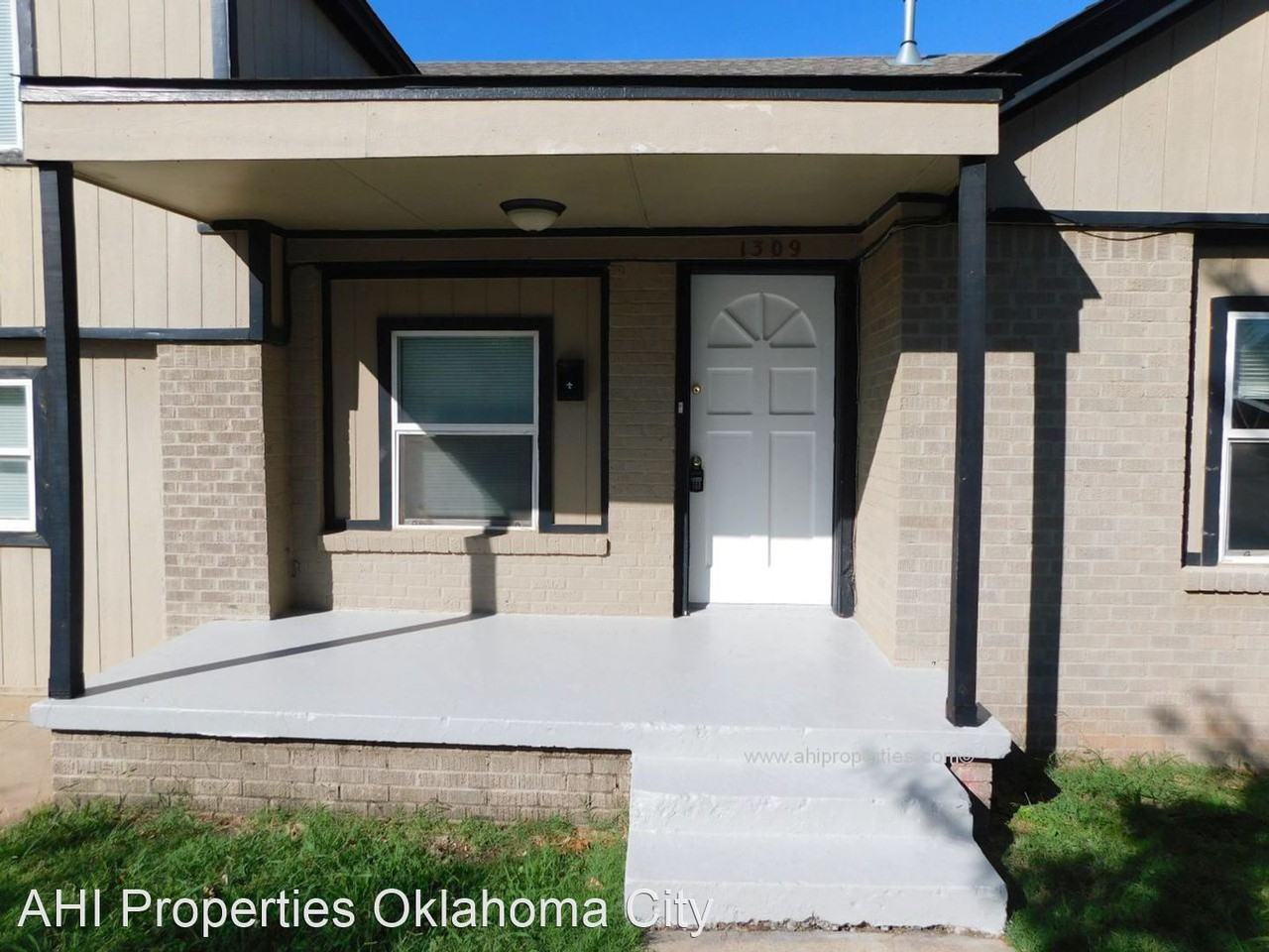 1309 Ne 38th St - Photo 2 of 16