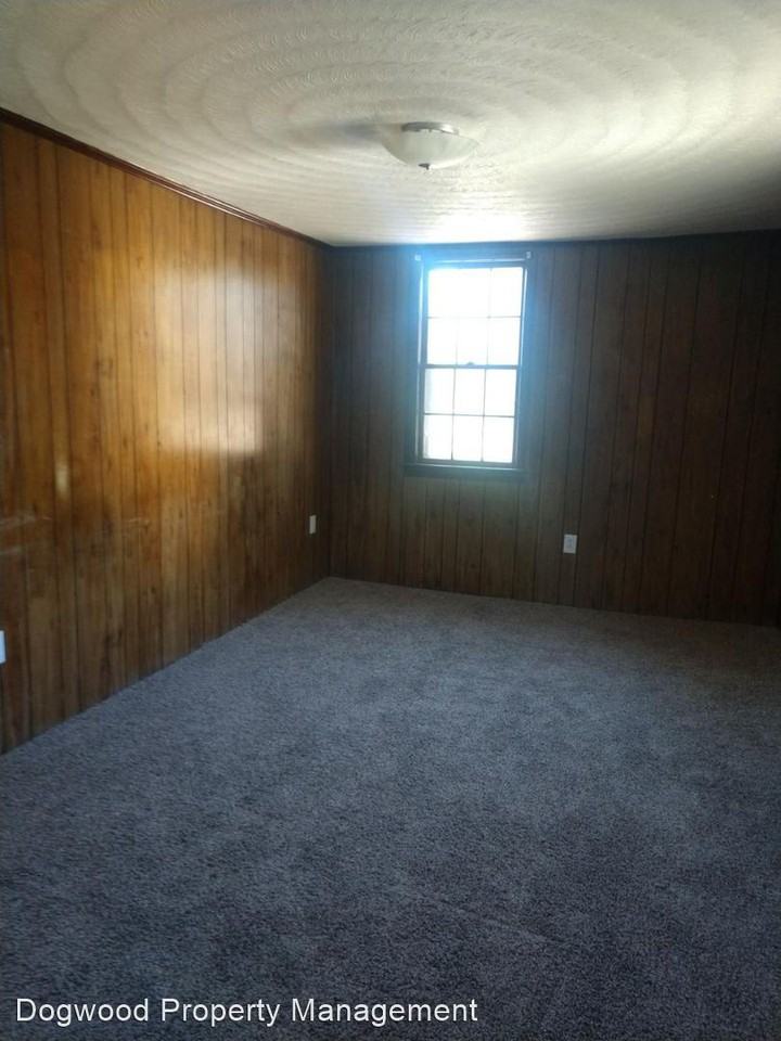 200 E Broad Street - Photo 2 of 5