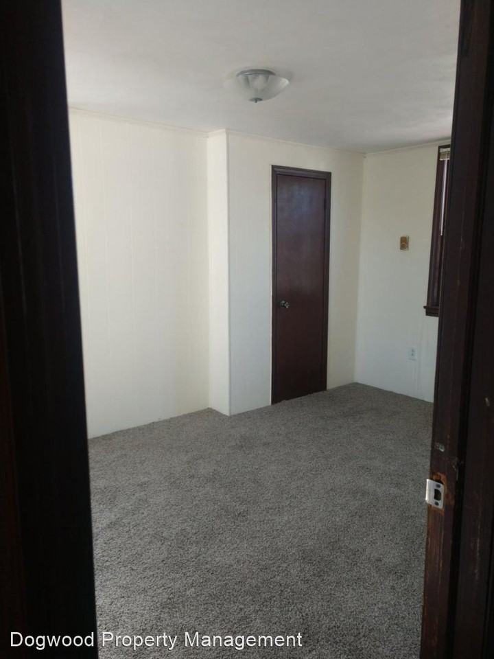 200 E Broad Street - Photo 3 of 5