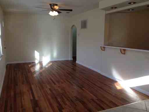 1114 NE 8th Ave - Photo 2 of 22