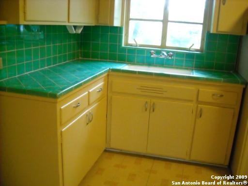 130 Loy Dr - Photo 3 of 14