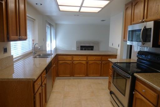 1314 Jamestown Dr - Photo 3 of 10