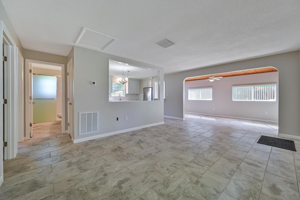 3350 E Riverside Dr - Photo 3 of 7