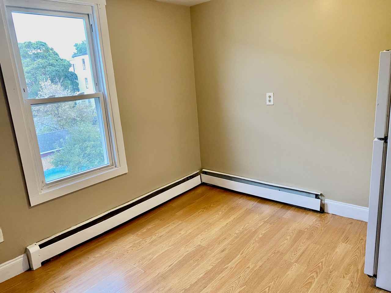 229 State St - Photo 2 of 6