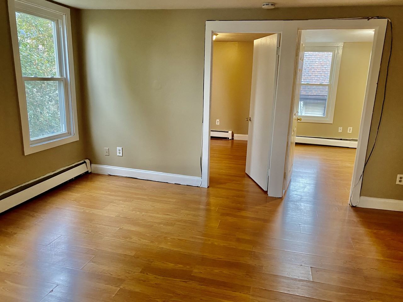 229 State St - Photo 3 of 6