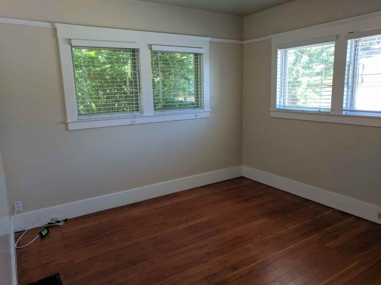 605 Washington St - Photo 2 of 12