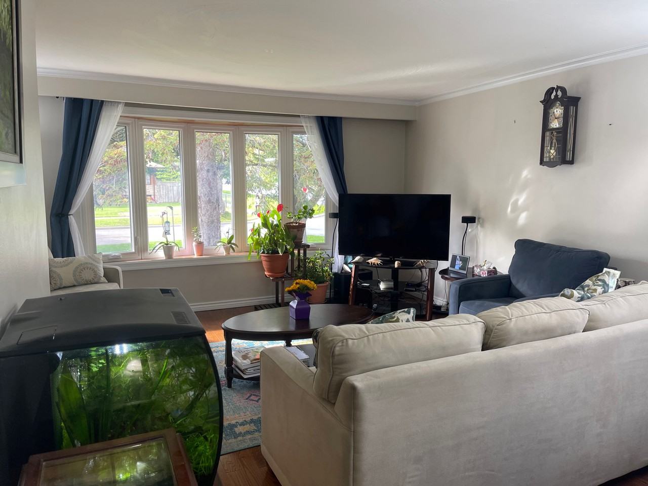 61 Chancellor Dr - Photo 2 of 35