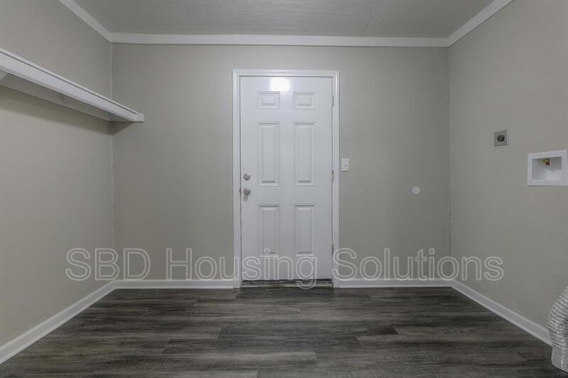 6418 Rowland Ave - Photo 2 of 31