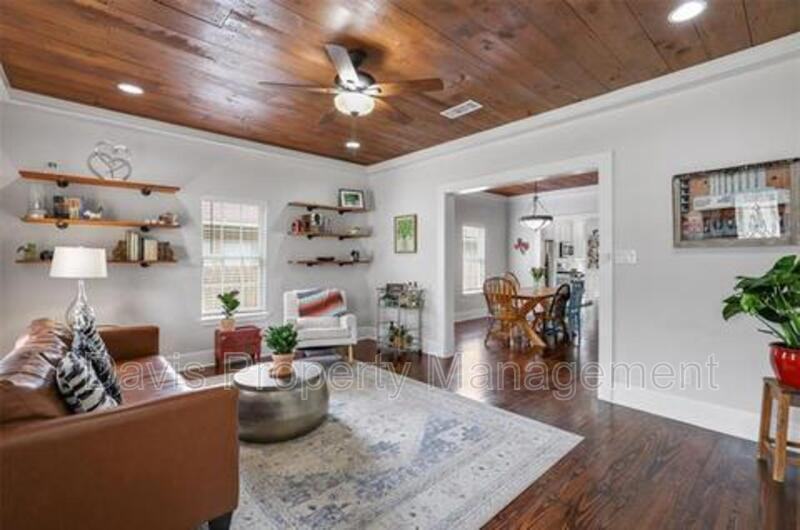 416 S Marlborough Ave - Photo 3 of 11