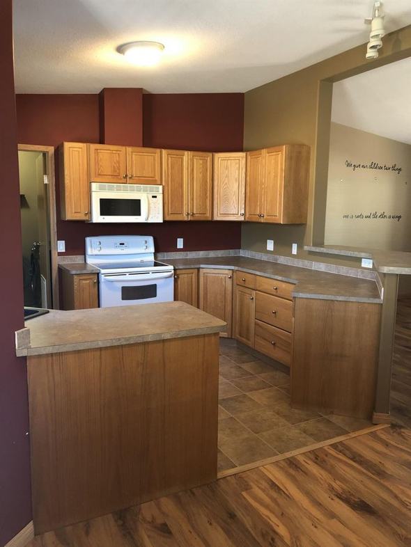 9808 96th St, Taylor, BC V0C None 3 Bedroom Apartment for 2,000/month