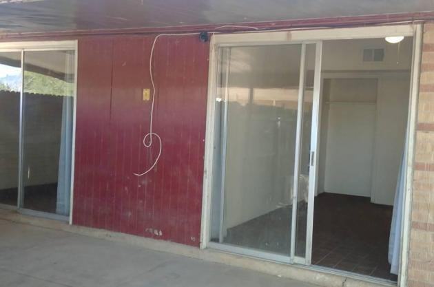 3221 East Monte Vista Drive - Photo 2 of 3